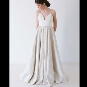 Truvelle Carolina Wedding Dress
